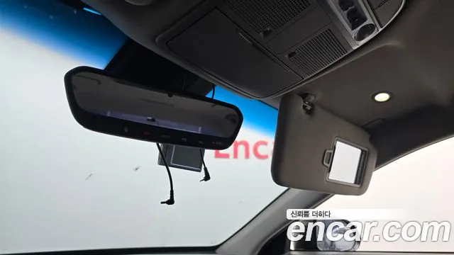 Genesis G90 2016 thumb 3