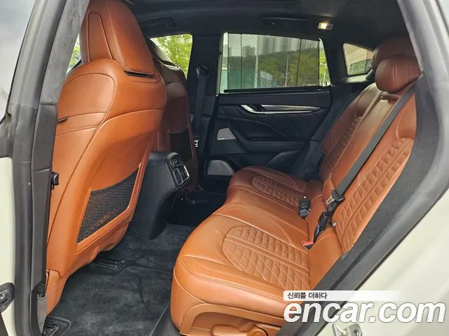 Maserati Levante 2019 thumb 9