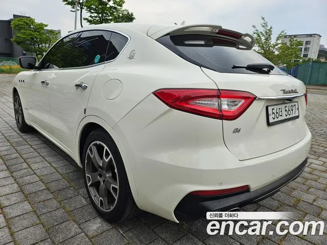 Maserati Levante 2019 thumb 11