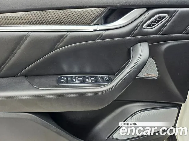 Maserati Levante 2019 thumb 7