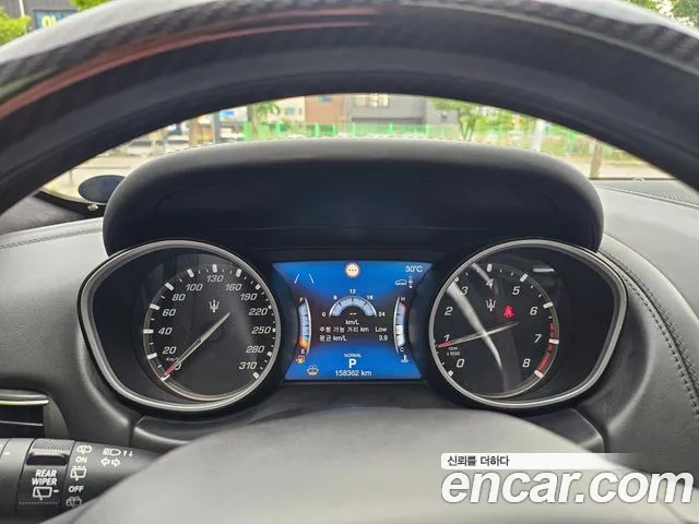 Maserati Levante 2019 thumb 2