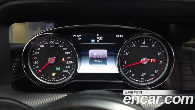 Mercedes-Benz E-Class 2018 thumb 10