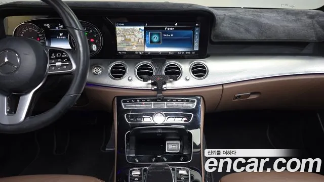 Mercedes-Benz E-Class 2018 thumb 3