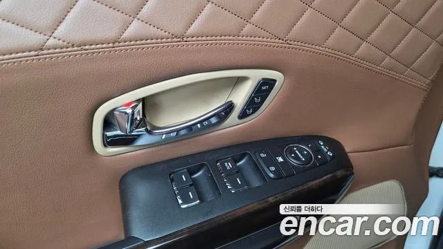 Kia Carnival 2019 thumb 2