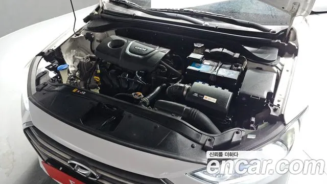 Hyundai Avante 2016 thumb 11