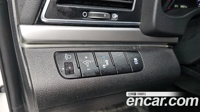 Hyundai Avante 2016 thumb 6