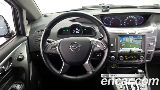 KGM Korando 2017 thumb 10