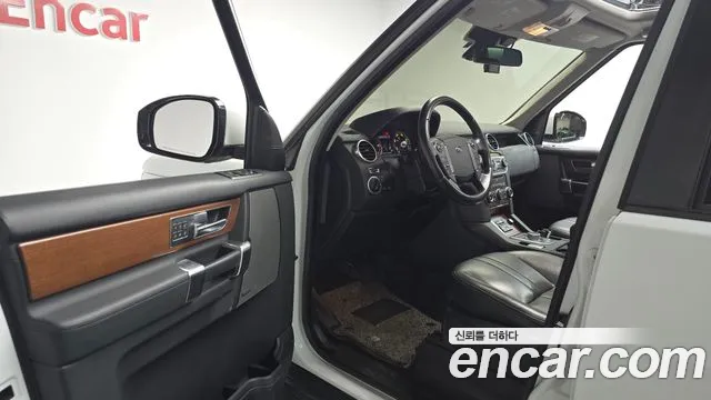 Land Rover Discovery 2016 thumb 3