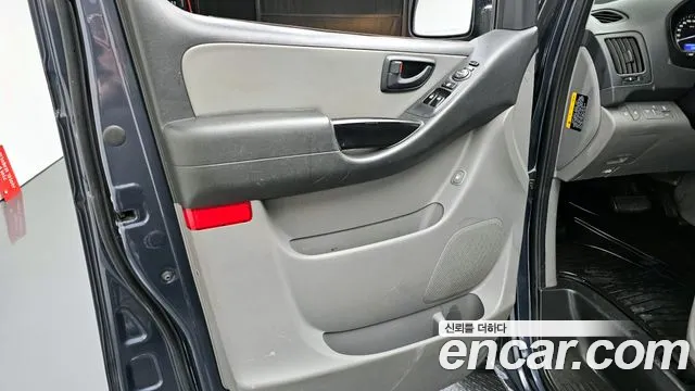 Hyundai Staria 2018 thumb 10