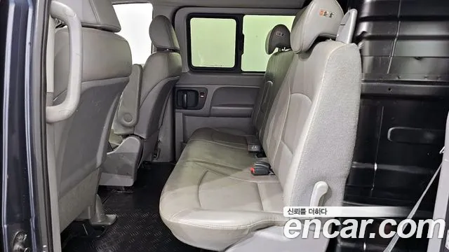 Hyundai Staria 2018 thumb 9