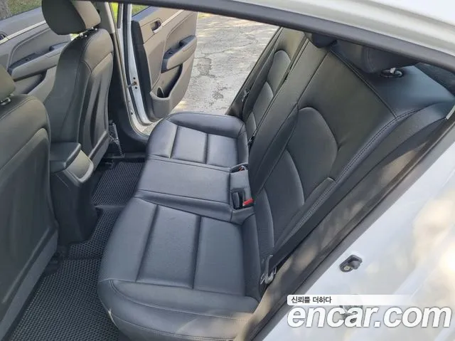 Hyundai AD 2018 thumb 12