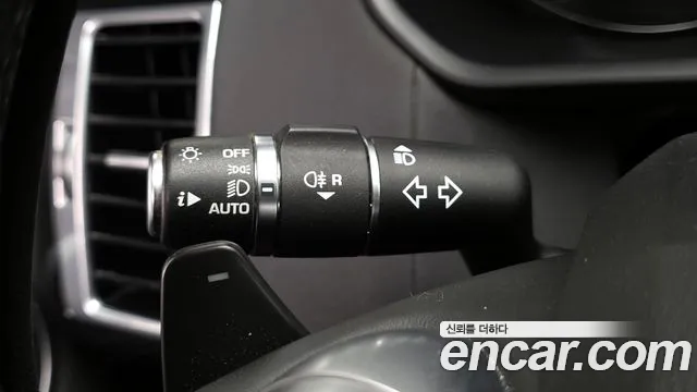 Land Rover Discovery 2019 thumb 9