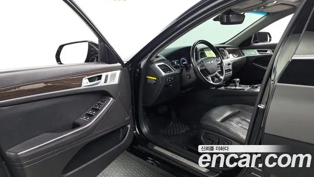 Genesis G80 2017 thumb 2