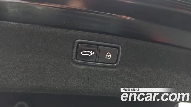 Genesis G80 2017 thumb 3