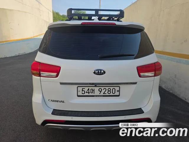 Kia Carnival 2016 thumb 7