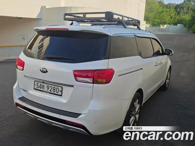Kia Carnival 2016 thumb 8