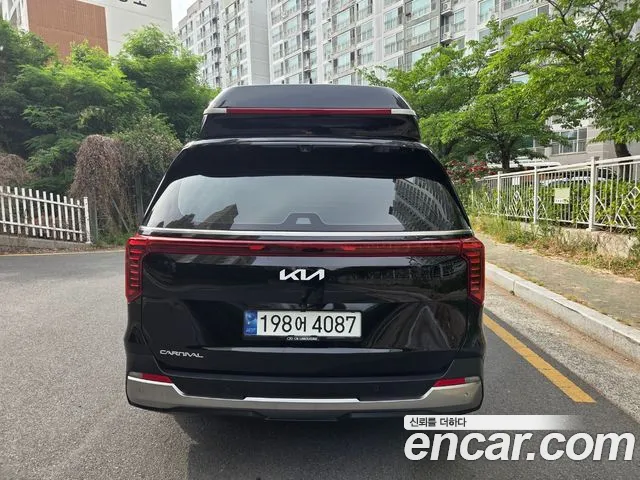 Kia Carnival 2024 thumb 5