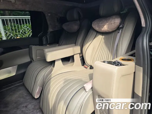 Kia Carnival 2024 thumb 3