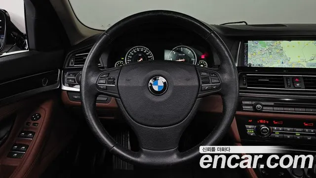 BMW 5 серии 2016 thumb 4