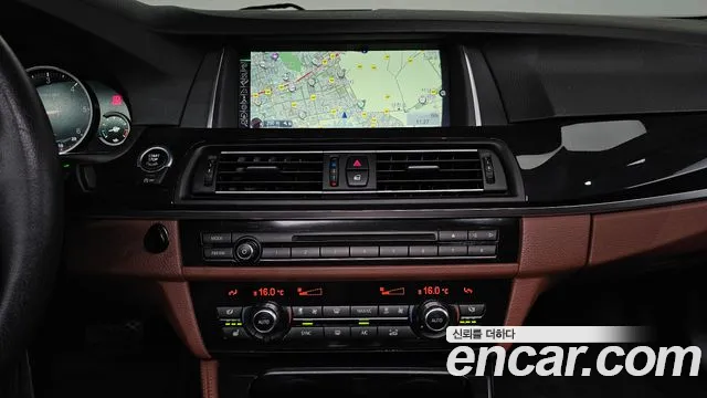 BMW 5 серии 2016 thumb 11