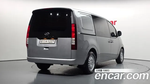 Hyundai Staria 2022 thumb 12
