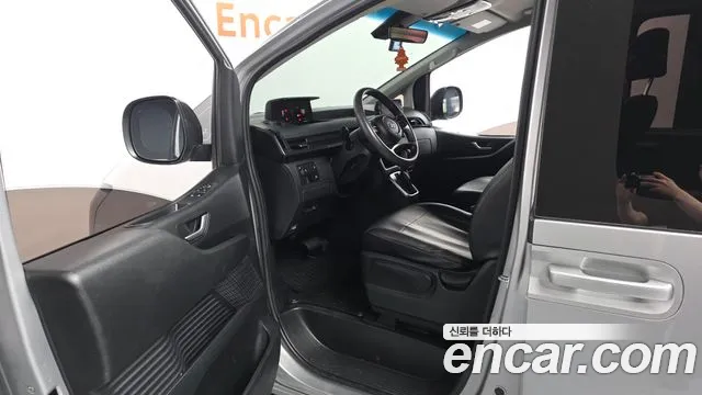 Hyundai Staria 2022 thumb 9