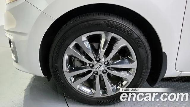 Kia Carnival 2016 thumb 7