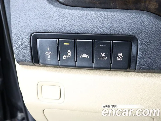 Kia Carnival 2019 thumb 6