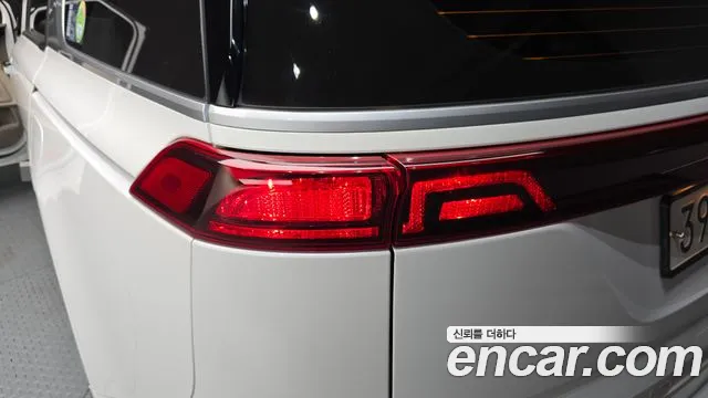 Kia Carnival 2021 thumb 4