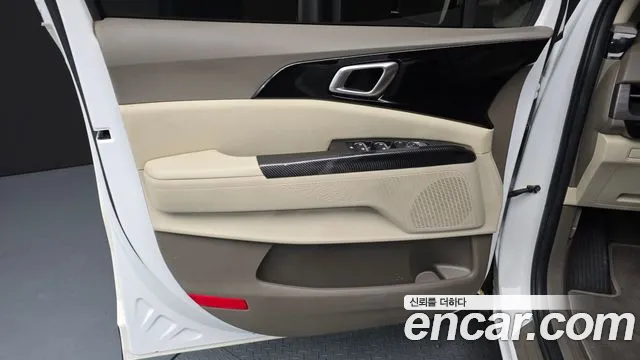 Kia Carnival 2021 thumb 2