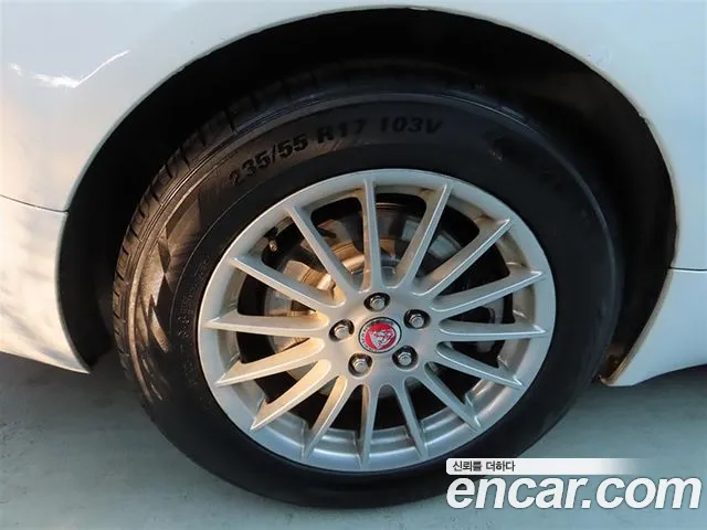 Jaguar XF 2014 thumb 4