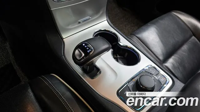 Jeep Grand Cherokee 2015 thumb 4