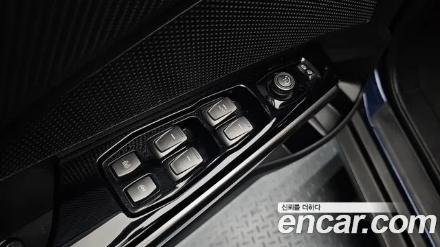 KGM Tivoli 2020 thumb 2