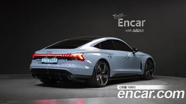 Audi e-tron GT 2022 thumb 2
