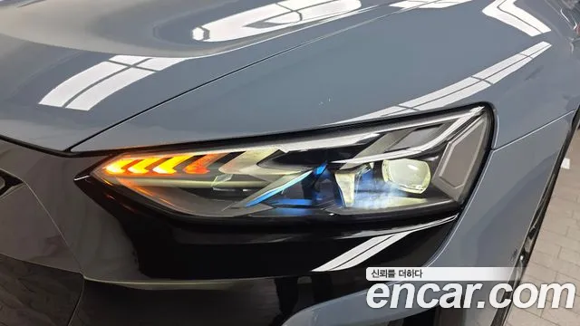 Audi e-tron GT 2022 thumb 3