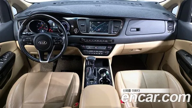 Kia Carnival 2019 thumb 3