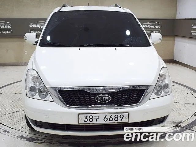 Kia Canival 2010 thumb 9