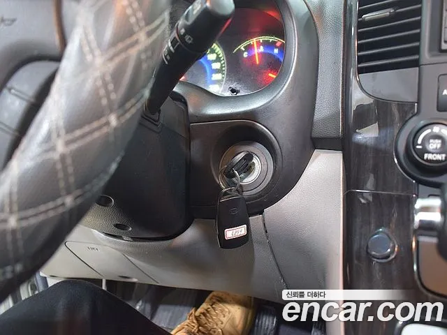 Kia Canival 2010 thumb 7