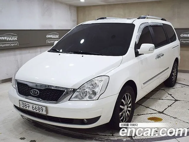 Kia Canival 2010 thumb 4