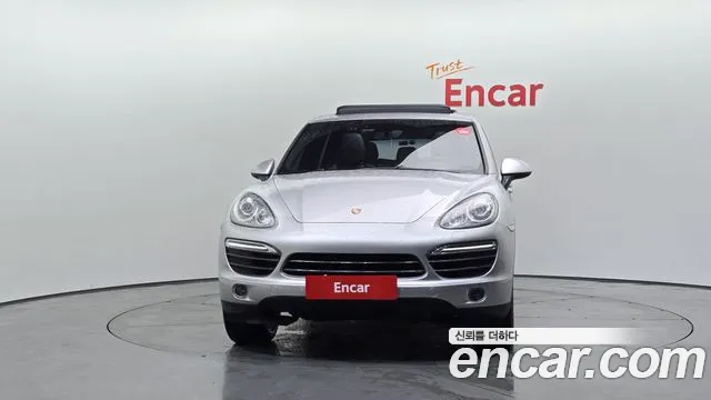 Porsche Cayenne 2011 thumb 2