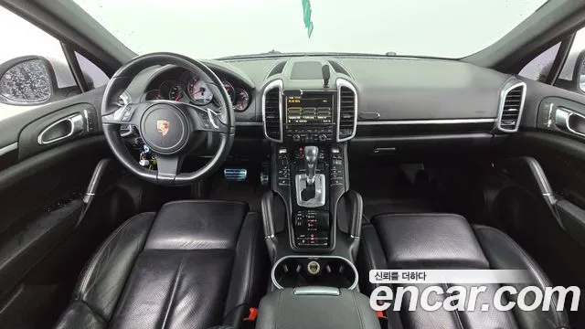 Porsche Cayenne 2011 thumb 4