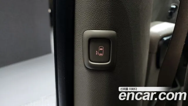 Kia Carnival 2018 thumb 9