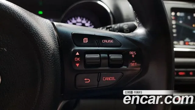 Kia Carnival 2018 thumb 8