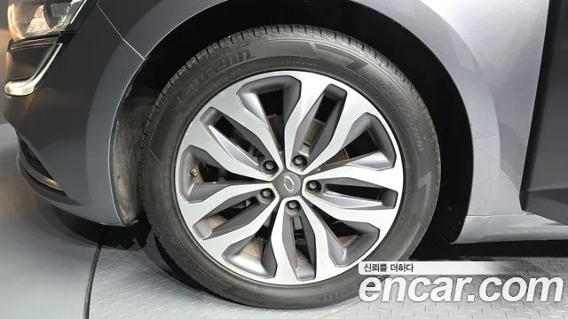 Renault SM6 2016 thumb 10