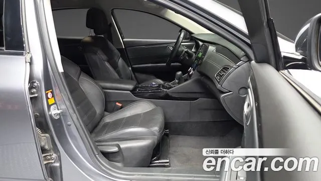 Renault SM6 2016 thumb 11