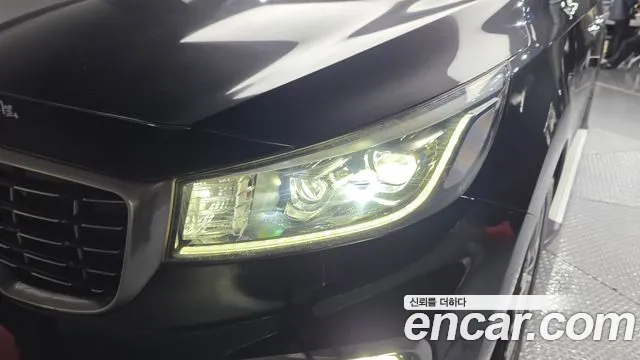 Kia Carnival 2018 thumb 12