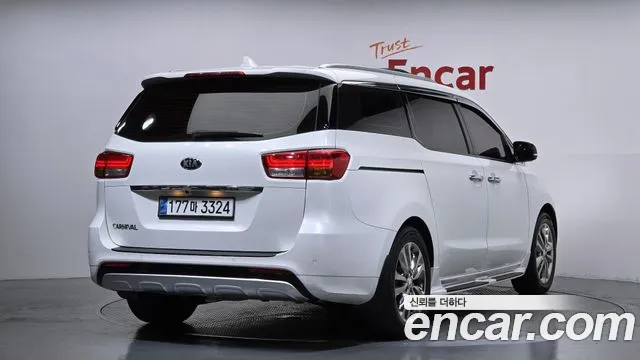 Kia Carnival 2017 thumb 7