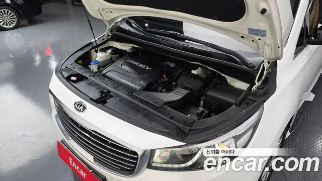 Kia Carnival 2017 thumb 3