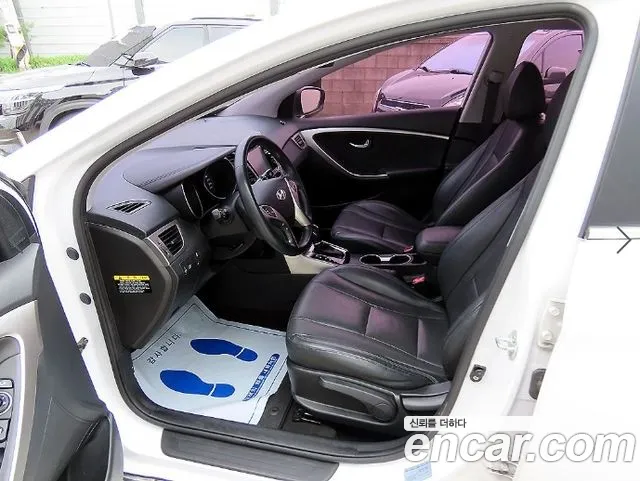 Hyundai i30 2015 thumb 6
