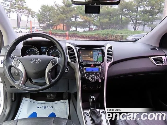 Hyundai i30 2015 thumb 4